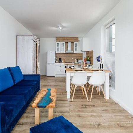 Green Square Apartment With Balcony Swinoujscie By Noclegi Renters Exterior photo