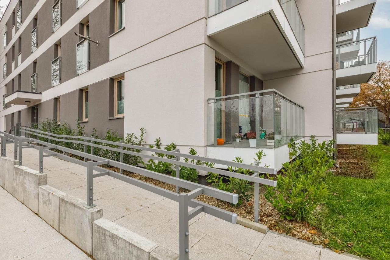 Green Square Apartment With Balcony Swinoujscie By Noclegi Renters Exterior photo