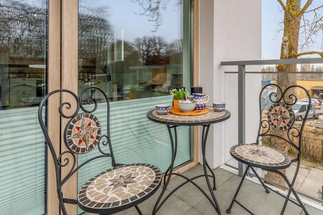 Green Square Apartment With Balcony Swinoujscie By Noclegi Renters Exterior photo