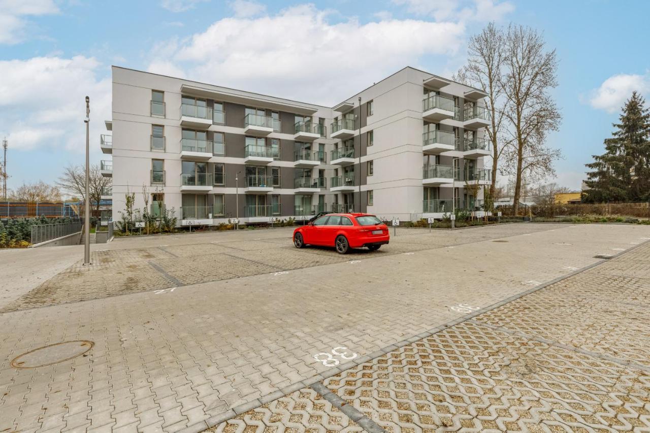 Green Square Apartment With Balcony Swinoujscie By Noclegi Renters Exterior photo