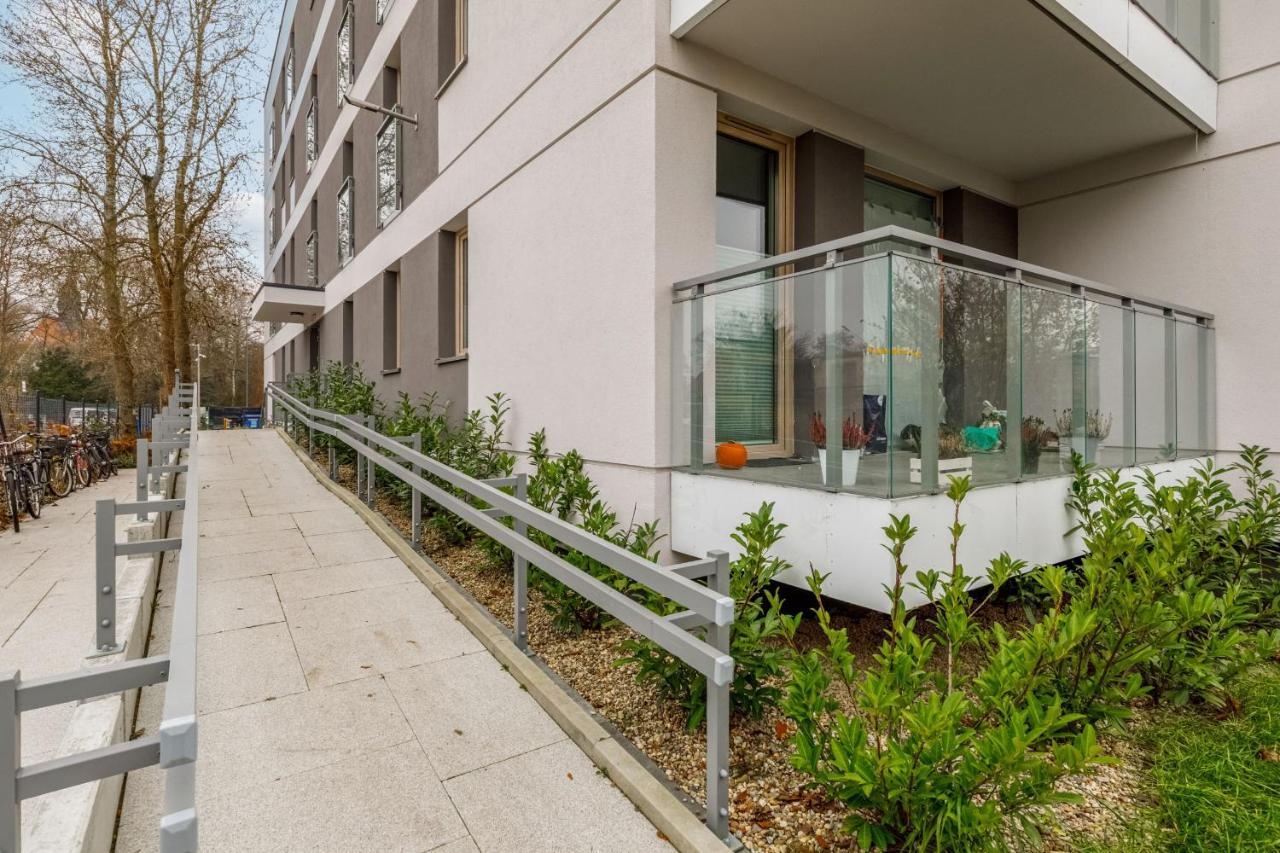 Green Square Apartment With Balcony Swinoujscie By Noclegi Renters Exterior photo